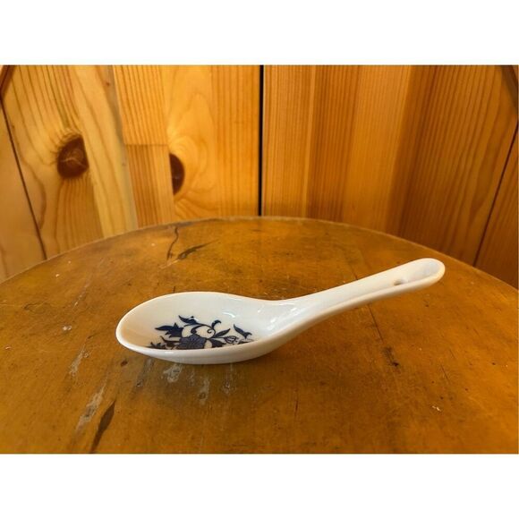 Cobalt  Blue Japan Asian Porcelain Ceramic Soup Spoon (8860) - Picture 2 of 5